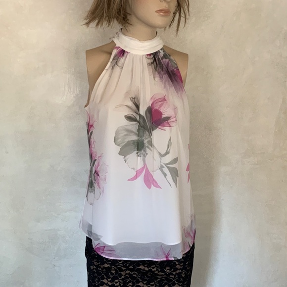 ANTONIO MELANI Tops - Antonia Melani Layered Floral Top XS